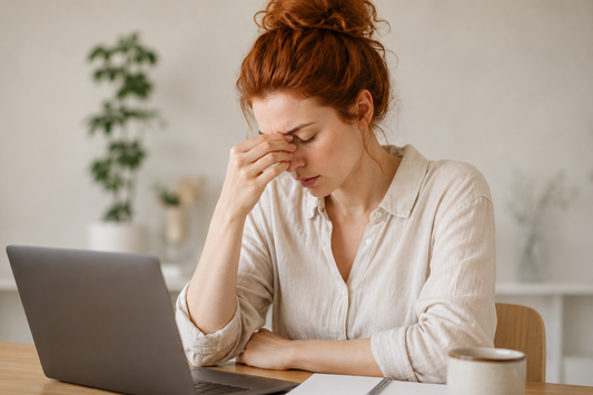 Last van stress en je menstruatiecyclus? Dit is de verborgen link tussen je zenuwstelsel en hormonen